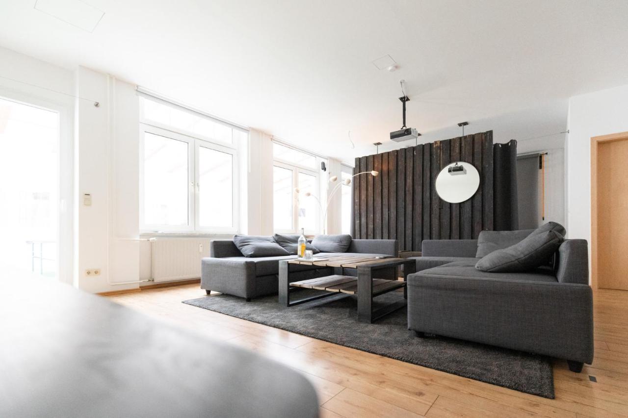 ארפורט 230 M2 Loft Mit Eigenem Wintergarten Mit Tischtennis & Dart, Kostenloser Parkplatz מראה חיצוני תמונה