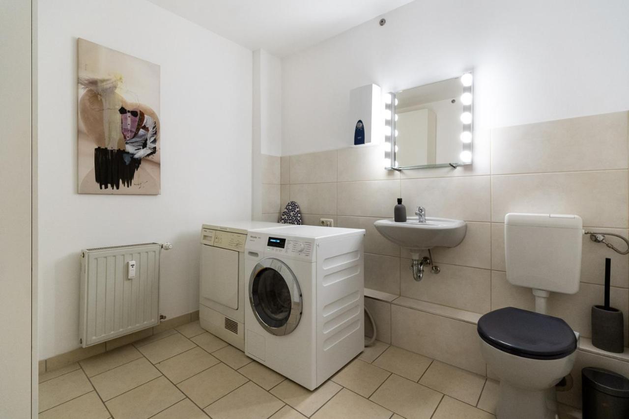 ארפורט 230 M2 Loft Mit Eigenem Wintergarten Mit Tischtennis & Dart, Kostenloser Parkplatz מראה חיצוני תמונה
