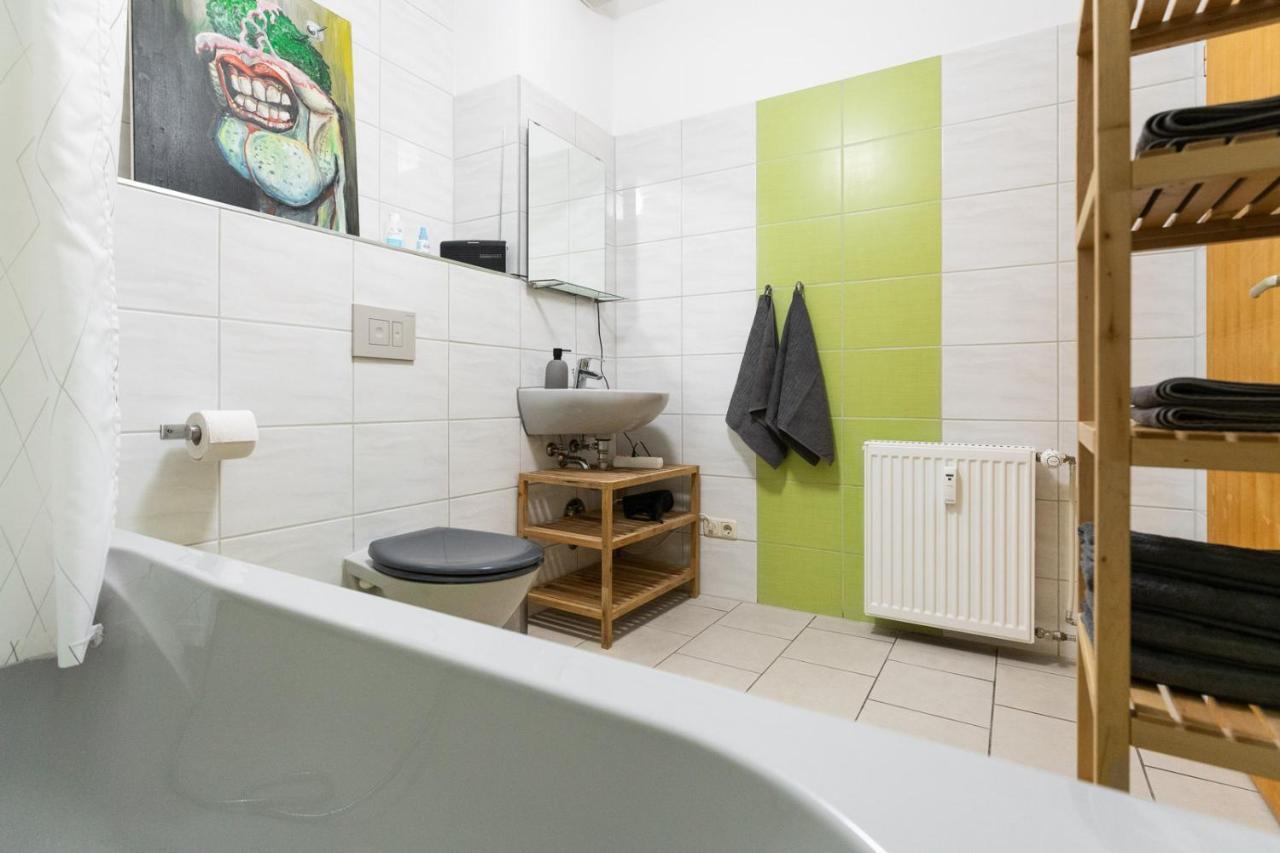 ארפורט 230 M2 Loft Mit Eigenem Wintergarten Mit Tischtennis & Dart, Kostenloser Parkplatz מראה חיצוני תמונה